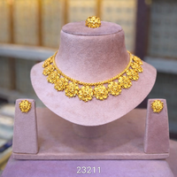 Set Perhiasan Emas 24K Dubai Vintage Klasik Mutiara Bunga Kristal Berlian Imitasi Bros Anting Kalung Hadiah Ulang Tahun Fashion Alloy