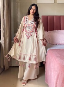 Conjunto de Kurti Tradicional Tejido hasta el Suelo 2026, Manga Larga, Cuello Redondo, Ajuste Holgado, Color Liso, Diseño de Verano, Algodón Puro Suave - Product Image 5