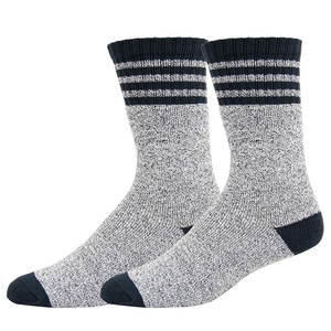 Chaussettes mi-mollet pour femme, gris avec bordure rouge, en mélange de coton tricoté thermique, chaudes pour l'hiver, usage quotidien, motif uni, style classique - Product Image 5