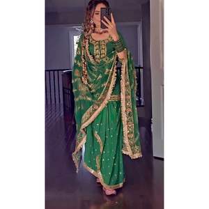 Blusa/Kurta/Kurti con Dupatta Verde para Mujer, Diseño Elegante con Bordado Georgette y Lentejuelas, Estampado a Mano - Product Image 1