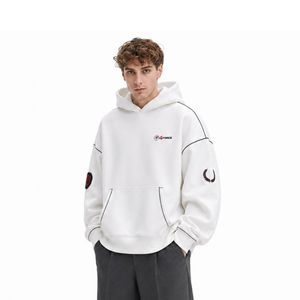 Diseñado con tela suave y transpirable para una máxima comodidad y rendimiento durante todo el día. Sudadera con capucha extragrande para hombre. - Product Image 6
