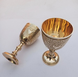 Gobelet en laiton, calice vintage, tasse à boire artisanale, décoration de table ornée, style médiéval, élégant, pièce décorative traditionnelle - Product Image 2
