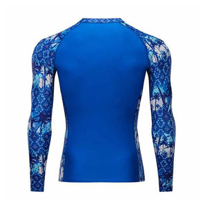 Vente en gros usine : T-shirts de compression décontractés tricotés à manches courtes pour hommes, Rashguard Premium, Vêtements de fitness, MMA, Surf, Plongée - Product Image 2