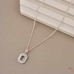 Collar con Colgante de Halo Octogonal de Moissanita |   Colgante Geométrico Abierto Minimalista |   Collar de Diamantes Moissanite en Oro Blanco de 14K - Product Image 5