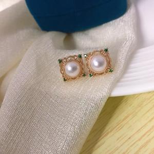 Pendientes de Perlas de Agua Dulce de Alta Calidad de 7.5-8MM, Verde Palacio Clásico con Tallado Limpio y Suave, Estilo Moderno - Product Image 3