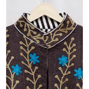 เสื้อแจ็คเก็ตผ้าฝ้ายคอจีนปักลายดอกไม้และปลา สำหรับผู้หญิง แบรนด์ WOODEN BLOCK CRAFT INDIA ระบายอากาศได้ดี แขนยาว เหมาะสำหรับฤดูใบไม้ร่วง - Product Image 4
