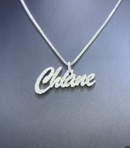 Collar Personalizado de Plata de Ley 925 Chapado en Oro con Nombre en Letra Cursiva y Moissanita de Corte Brillante, Estilo Hip Hop para Mujer - Product Image 3