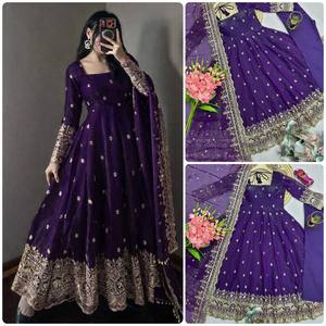 Robe Anarkali en soie violet violette avec dupatta, tenue traditionnelle indienne et pakistanaise pour femme, longueur ras du sol, pour mariage, coupe ample et extensible - Product Image 2