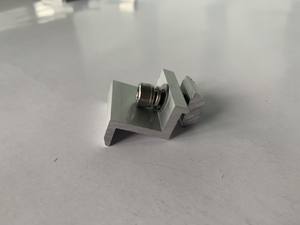 Support de montage solaire fabriqué au Vietnam, pince d'extrémité en aluminium pour système solaire au sol de haute qualité - Product Image 4