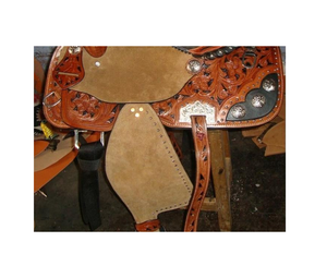 Silla de montar western de cuero teñido a mano en marrón, con adornos florales, conchos plateados, cristales transparentes y asiento suave, 10" 18" - Product Image 3