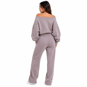 Ensemble décontracté deux pièces pour femme : Sweat-shirt à épaules dénudées et pantalon large coupe ample – Vente en gros – Tenue streetwear - Product Image 3