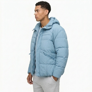 Chaqueta Acolchada con Capucha Azul Claro para Hombre, Corte Regular, Poliéster, Resistente al Viento, Abrigo Casual de Invierno con Cierre de Cremallera - Product Image 3