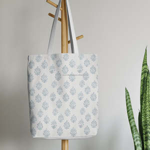 Grande trousse de maquillage imprimée pour femmes, accessoires avec poignée, sacs à vêtements imprimés à la main en Inde - Product Image 3