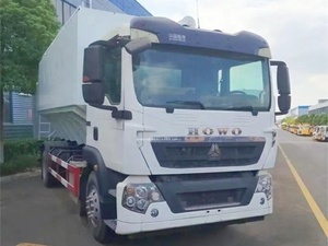HOWO <span class=keywords><strong>Camion</strong></span> de transport de fourrage en vrac de 15 tonnes <span class=keywords><strong>Camion</strong></span> citerne d'alimentation en stock de 20000 litres Tarière hydraulique Transporteur de grain en vrac automatique - Product Image 2