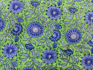 Tela floral suave de algodón 100% tejida a mano con estampado indio sin costuras, ideal para camisas, bolsos y cortinas ligeras. - Product Image 4