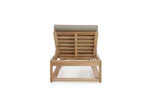 Chaise longue traditionnelle en teck CORFU avec design pliable, mobilier d'extérieur durable pour villa et hôtel au bord de la piscine - Product Image 3