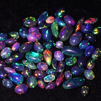 Opales noires éthiopiennes naturelles en cabochon, pierres précieuses en vrac, opales Welo chatoyantes à prix de gros pour l'exportation depuis l'Inde, en vrac 4ct+