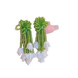 Pendientes Colgantes de Cristal con Flores para Mujer, Pendientes de Resina con Cuentas Florales, Pendientes Hechos a Mano con Cuentas por MD HANDICRAFTS - Product Image 1