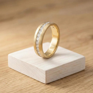 Bague de fiançailles empilable en or massif 10K 14K 18K avec diamants de laboratoire taille princesse, couleur DEF, clarté VS VVS - Product Image 1