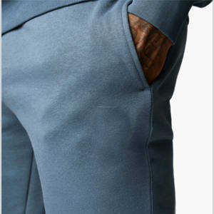 ชุดวอร์มผู้ชายแบบเรียบพร้อมโลโก้สั่งทำขายส่งปี 2026 เสื้อสเวตเชิ้ตคอกลมและกางเกงวอร์ม - Product Image 4