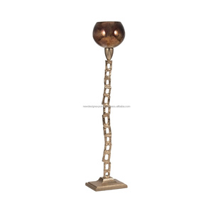 Support de bougie géométrique en aluminium moulé en gros • Pilier en bronze industriel à motif ruban - Product Image 3