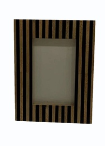Cadre photo moderne en polyrésine écologique et durable, 4x6 pouces, design rayé, cadre décoratif de table, décoration minimaliste pour la maison - Product Image 3