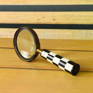 Loupe classique en métal pliable et légère avec poignée en corne à motif circulaire pour la navigation cartographique et la navigation en extérieur professionnelle - Product Image 3