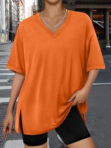 เสื้อยืดโอเวอร์ไซส์ทรงเทรนดี้สำหรับผู้หญิง เสื้อออกกำลังกายไซส์ใหญ่ คอวี แขนสั้น เสื้อยืดลำลองทรงหลวม เสื้อยืดพื้นฐาน - Product Image 5