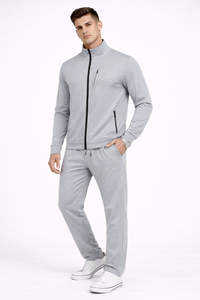 Conjunto Deportivo Gris Claro Premium para Hombre con Diseño Moderno y Minimalista, Creado para un Confort Superior y Flexibilidad - Product Image 1