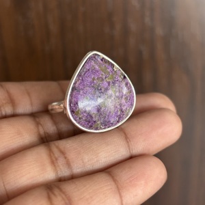 Bague en Stichtite Plaqué Argent 925 avec Pierre Naturelle Violette, Sertissage Clos, Style Bohème, Bijou Unisexe pour Usage Quotidien - Product Image 1