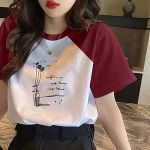 เสื้อยืดคอกลมแขนสั้นผู้หญิง ทรงหลวม พิมพ์ลายดอกไม้แบบวาดมือ ผ้าฝ้ายเจอร์ซีย์ 100% สำหรับฤดูใบไม้ผลิและฤดูร้อน - Product Image 1