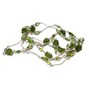 Collar de Piedras Preciosas de Peridoto Natural de KGN SILVER JEWELLERY HOUSE, Plata de Ley 925, Hecho a Mano, Piedra Verde en Bruto, Cadena Larga, Estilo Bohemio - Product Image 4
