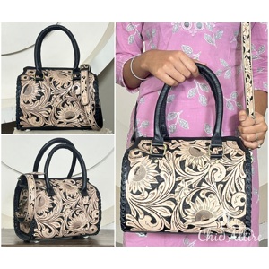 Bolsos de Viaje de Cuero Vacuno Genuino Hechos a Mano con Diseño Floral, Bolsos de Fin de Semana Unisex de Lujo - Product Image 1