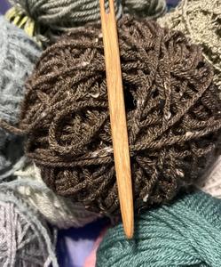 Nouvel Arrivage Aiguilles à Tricoter en Bois de Teck Polies, Artisanales, Écologiques et de Luxe, pour le Crochet et la Couture de Tissus en Laine - Product Image 4