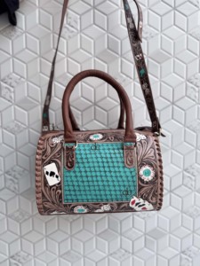 Nouveauté : Sac à main Speedy en cuir sculpté à la main, motif damier bohème gypsy, élégant sac à bandoulière pour femme - Product Image 3