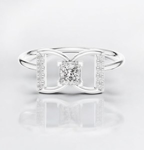 แหวนมอสซาไนต์ทรงเจ้าหญิง ดีไซน์โดดเด่น โรแมนติก สำหรับผู้หญิง เงินแท้ 925 ชุบทอง เหมาะเป็นของขวัญแทนคำมั่นสัญญาสำหรับคนรัก - Product Image 4