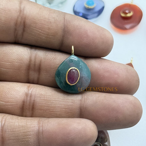 Colgante de Piedra Preciosa Ojo de Tigre en Forma de Pera Chapado en Oro de 18K con Doble Bisel Ovalado Pequeño y Dijes Hechos a Mano - Product Image 4