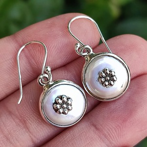 Boucles d'oreilles faites à la main en argent sterling 925 avec perles de culture d'eau douce, pierres précieuses blanches, bijoux pour femme, pierre de naissance de juin - Product Image 2