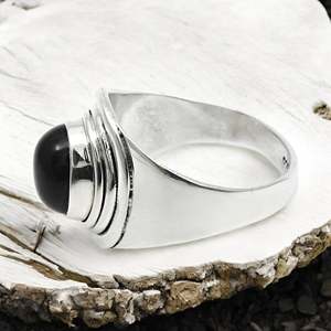 Anillo Unisex de Ónix Negro con Corte Ovalado, Hecho a Mano en Plata de Ley 925, Joyería Bohemia a un Precio Razonable - Product Image 1