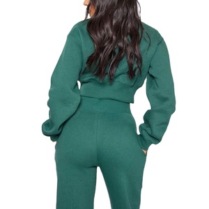 Trend Women Winter Sweatsuit Set Tracksuit Sweatsuits OEM Women Custom logo Sweatpants and Cropped Hoodie Set 2026 - Product Image 4