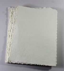 Papel reciclado de algodón hecho a mano sin ácido ni madera para tarjetas A4 de 300 g/m² con borde deckledge / Hojas de dibujo, venta al por mayor de material escolar - Product Image 2