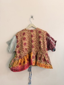 Chemise pour femme en tissu kantha vintage tribal, faite à la main, style hippie - Product Image 4