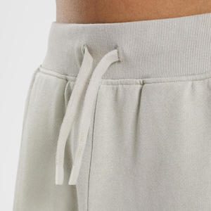 Servicio OEM de suministro al por mayor a precio de fábrica para compradores mayoristas / Pantalones cortos modernos para hombre con cordones y diseño de logotipo personalizado - Product Image 4