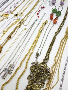 Ensemble de colliers de luxe personnalisés en or, design élégant, à prix raisonnable - Product Image 6