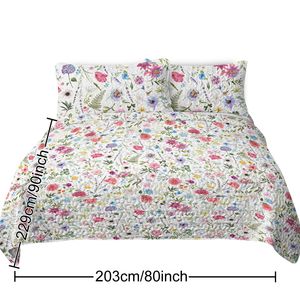 Set di trapunte con design acquerello per una biancheria da letto elegante e confortevole - Product Image 2