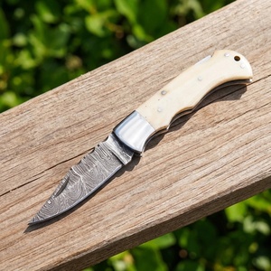 Couteau pliant artisanal en acier Damas à pointe tombante, manche en os, étui en cuir, couteau de poche utilitaire de camping OEM - Product Image 5