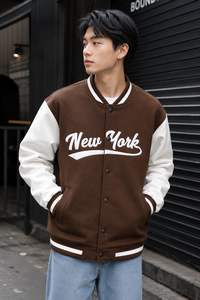 แจ็คเก็ตวาร์ซิตี้ปักลายนิวยอร์กสำหรับผู้ชาย สีน้ำตาล แขนสีขาว เสื้อโค้ทลำลองสำหรับฤดูใบไม้ร่วง ปกคอพับ ทรงปกติ ขายส่ง - Product Image 4