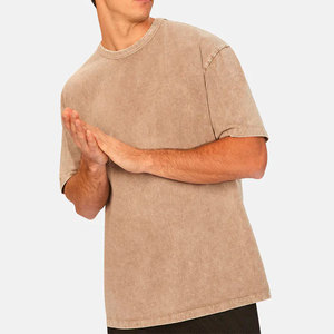 Ensemble T-shirt et short anti-rides pour homme de qualité supérieure, dernier design, respirant, vêtements de sport décontractés pour l'été, logo/couleur personnalisés - Product Image 1