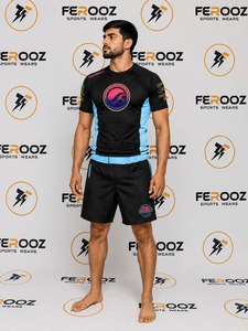 Ensemble de vêtements de sport pour homme : haut de compression à manches courtes et short assorti - Product Image 4