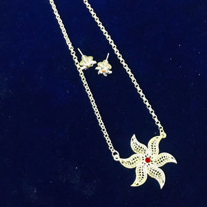 Conjunto de Collar y Aretes Florales Chapados en Oro de 24K de MOLL JEWELLERS, Joyería de Moda India con Circonitas para Mujer, Regalo de Compromiso o Boda - Product Image 1